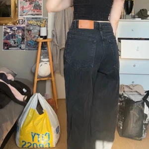 Unika Jeans - sparsamt använda, jag är 1,63cm.