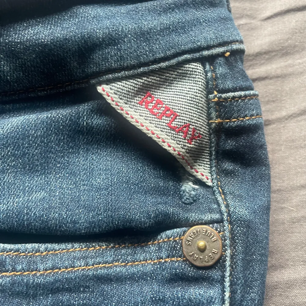 Omsydda till bootcut lågmidjade ich stretchigt material passar ca stl S. Farkut & Housut.