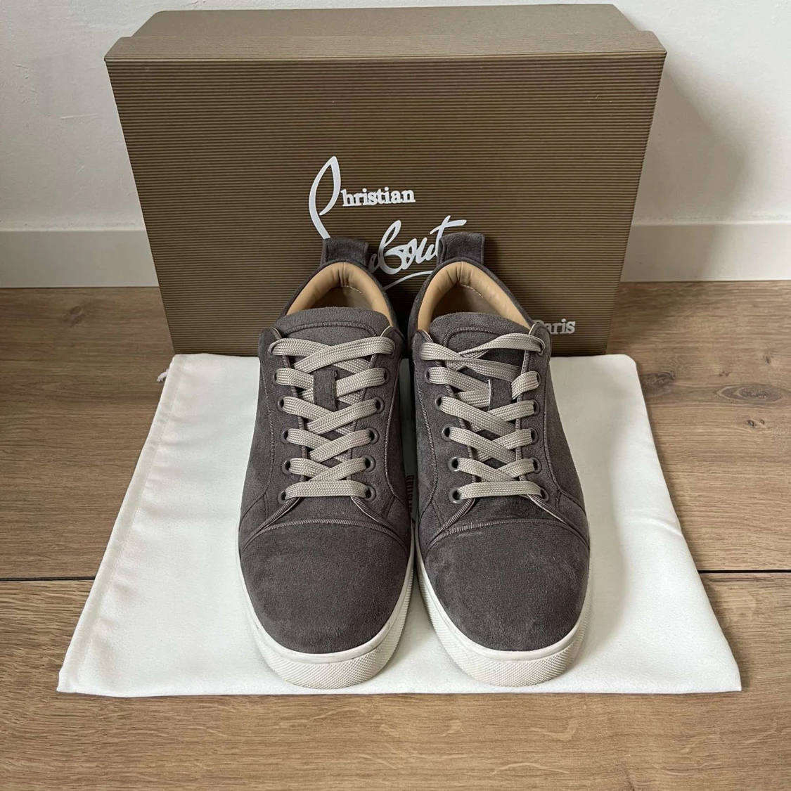 Grå mocka sneakers Christian Louboutin - 1