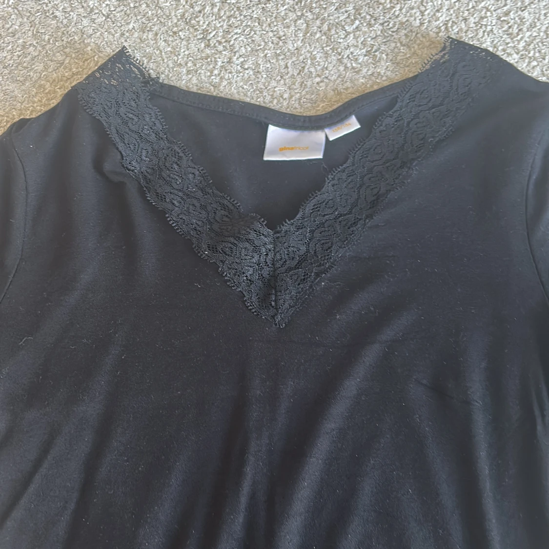 Svart långärmad topp med spets