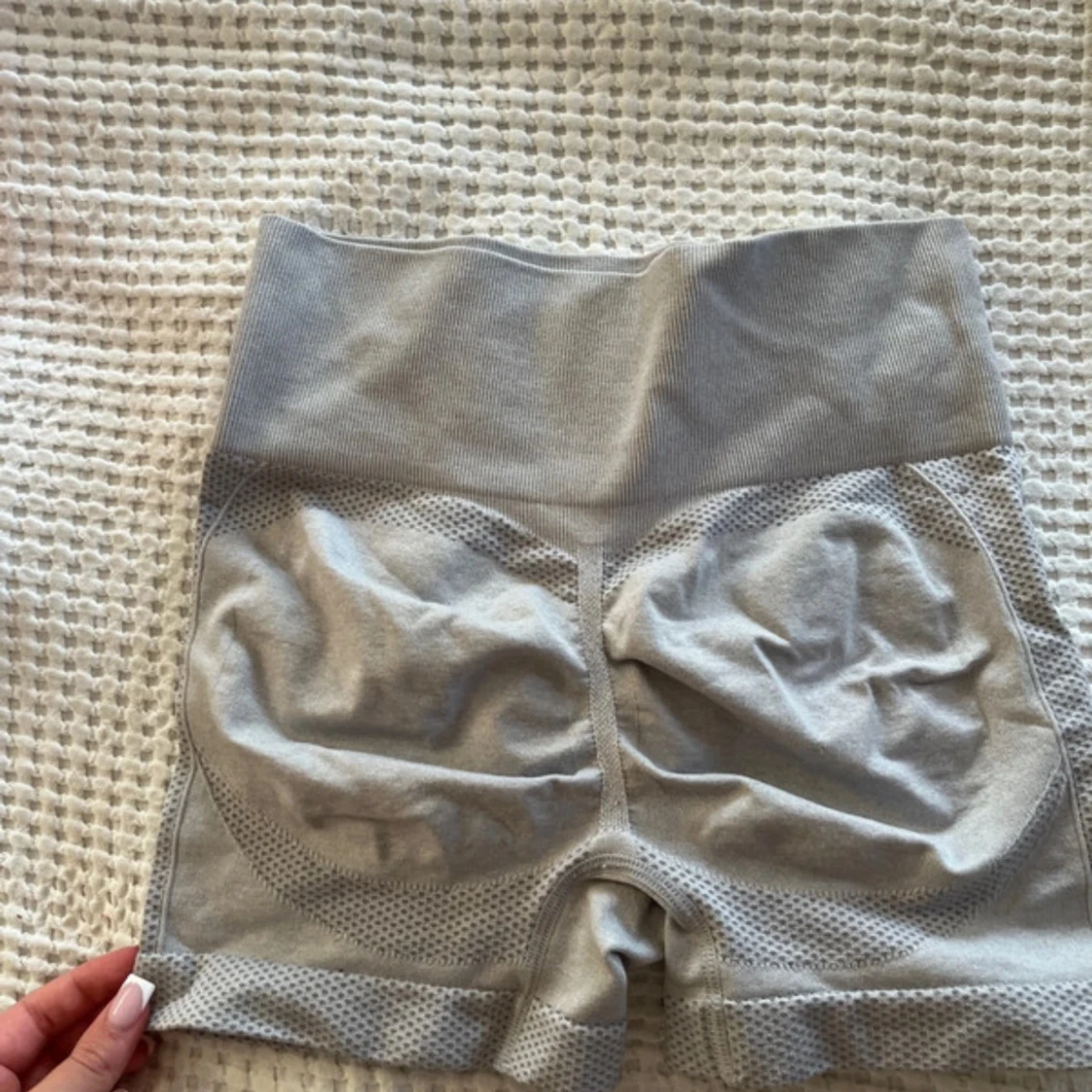 tränings shorts med scrunch - 1