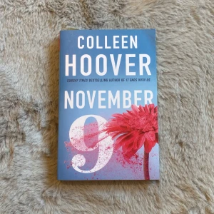 November 9 - En gripande och oförglömlig kärlekshistoria om Fallon och Ben, två unga vuxna vars liv korsas på ett oväntat sätt. Perfekt för dig som gillar romantik, oväntade vändningar och starka känslor. En bok som är svår att släppa taget om!