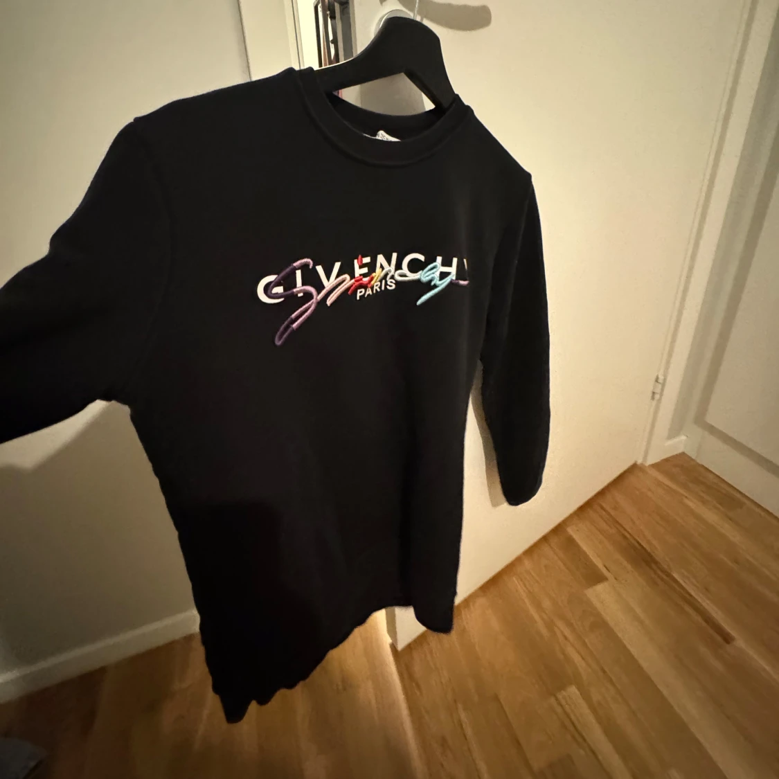 Svart Givenchy sweatshirt  - 1