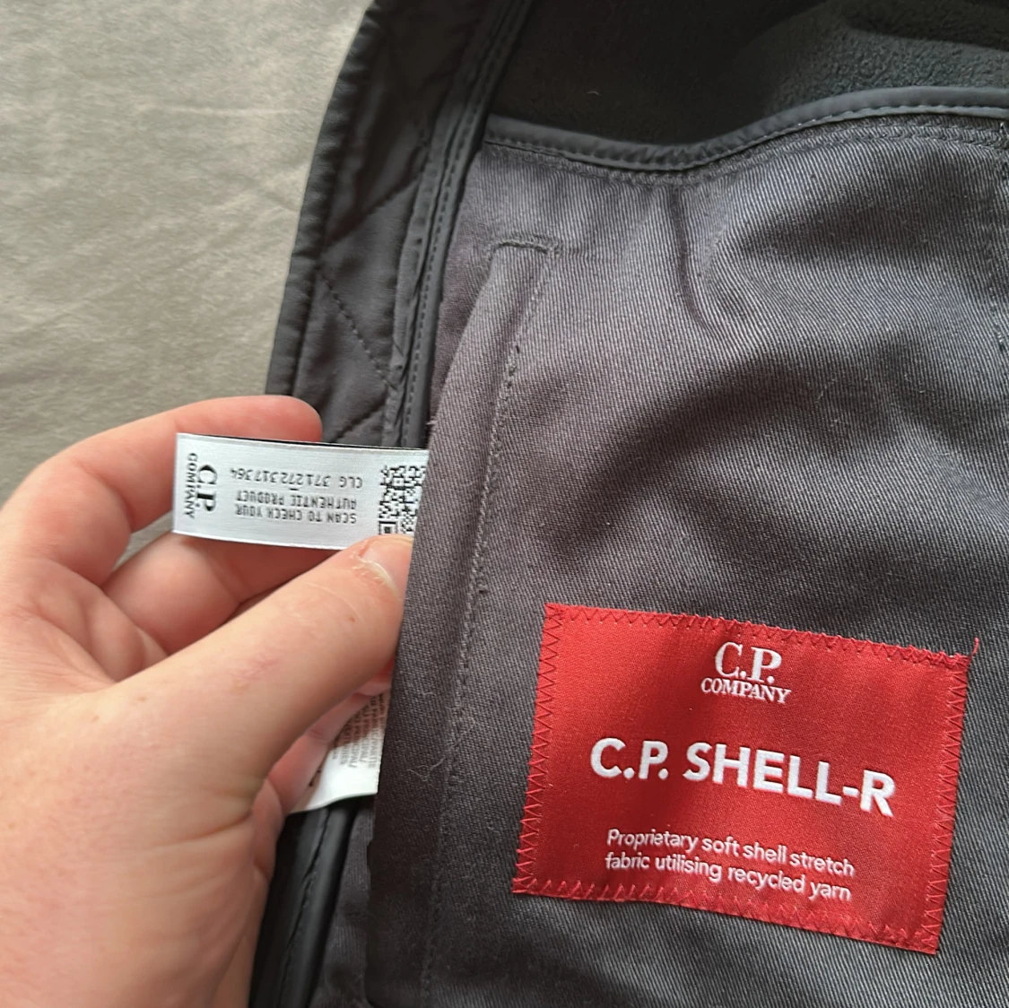 Grå softshelljacka från C.P. Company - 4