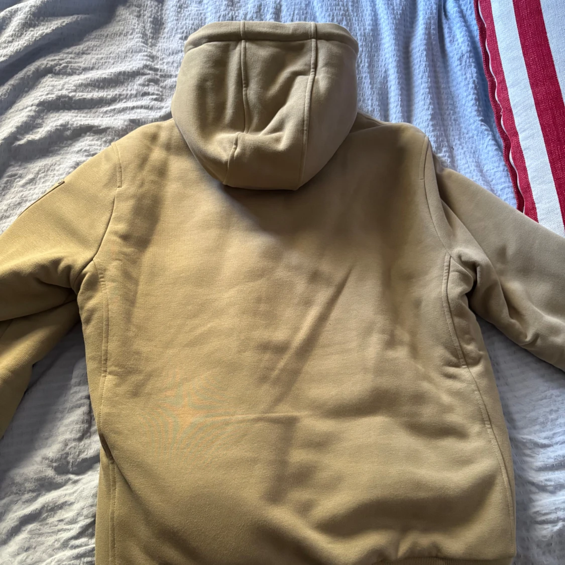 Beige hoodiejacka från Moose Knuckles - 1