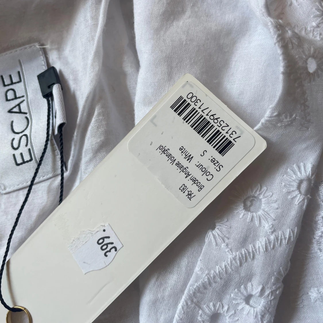 Vit broderad kortkjol från Escape - 2