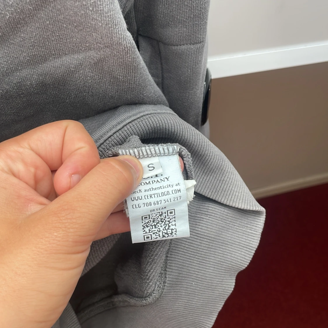 Grå sweatshirt från C.P. Company - 4