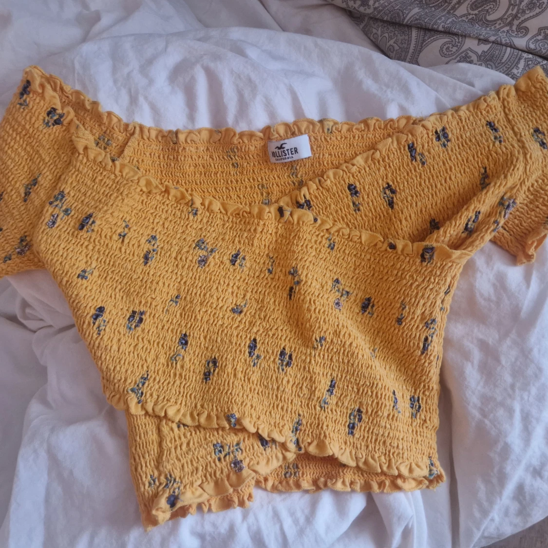 Gul blommig offshoulder topp Hollister - 1