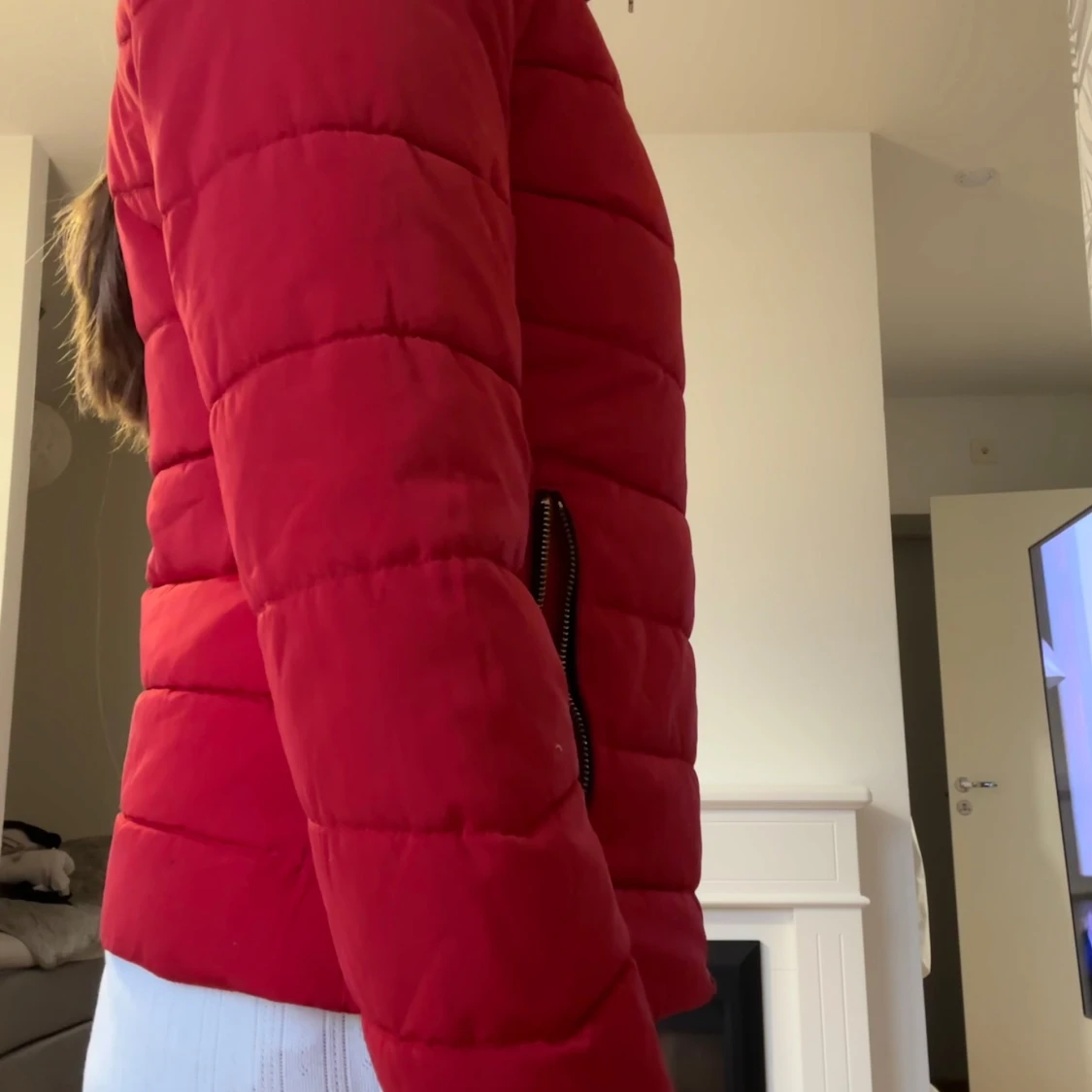 Röd pufferjacka med dragkedjor - 2