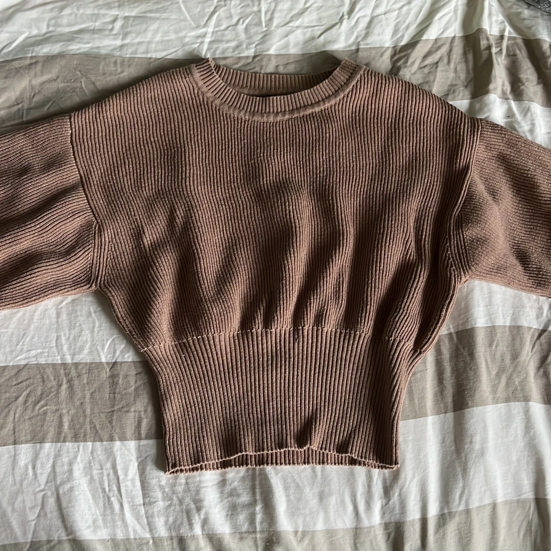 Beige ribbad stickad tröja Bik Bok - 1