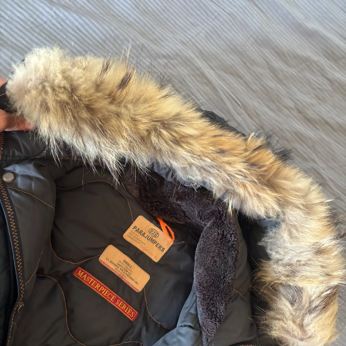 Svart Parajumpers parkajacka med päls - 3