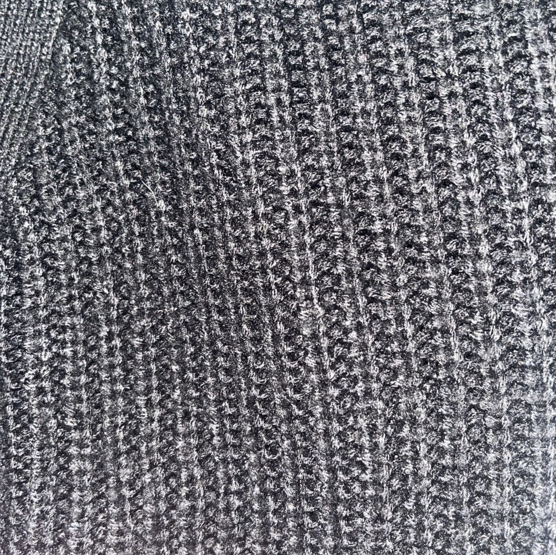 Svart ribbad kofta med stora knappar - 1