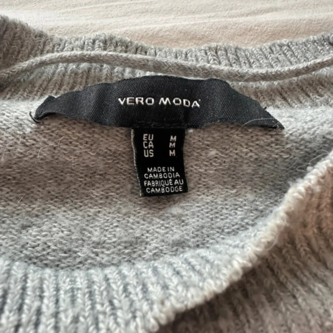 Grå stickad tröja från Vero Moda - 3
