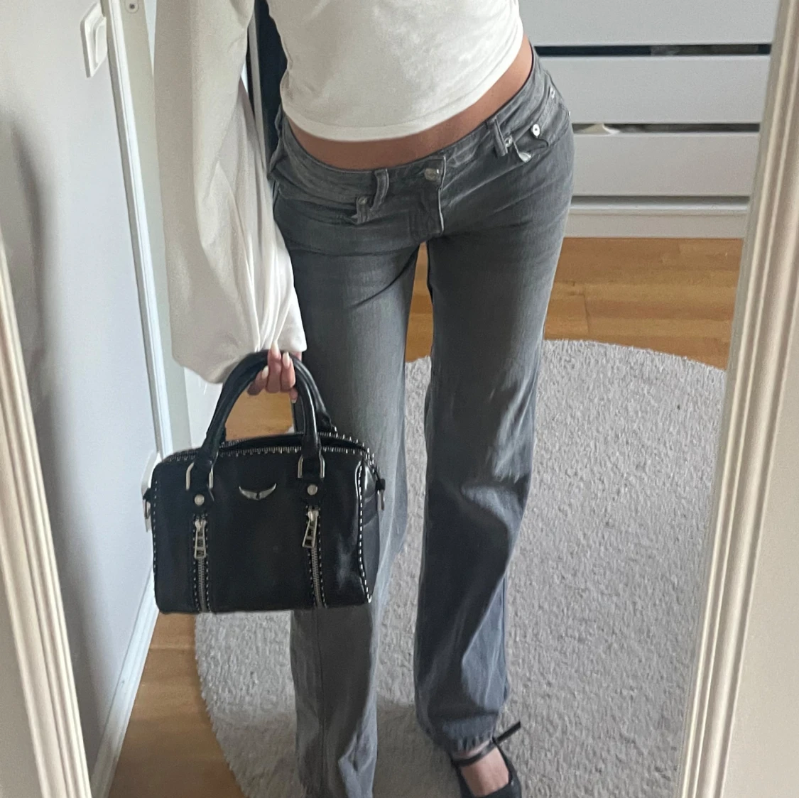 Gråa low waist jeans  - 2