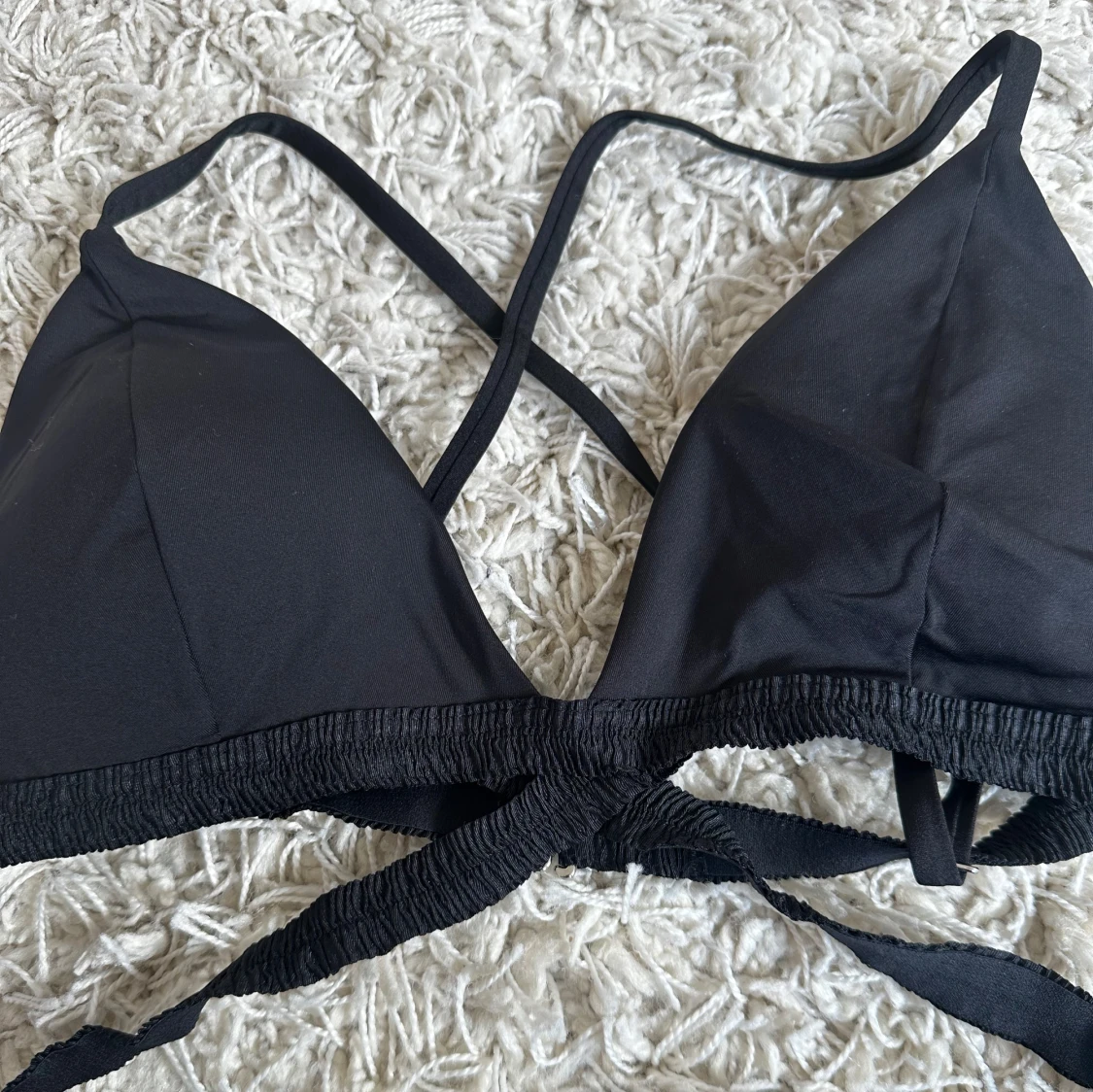 Svart bikiniöverdel med snörning - 1