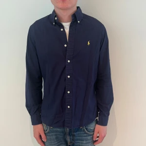Ralph lauren skjorta - Ralph lauren skjorta | Skick - 9,5/10 | Size - M | Hör av dig vid minsta fråga eller fundering // RDL