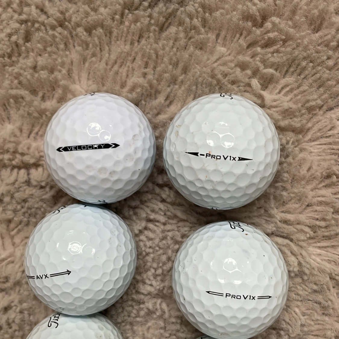 En blandning av titleist bollar det är 8 bollar - 1