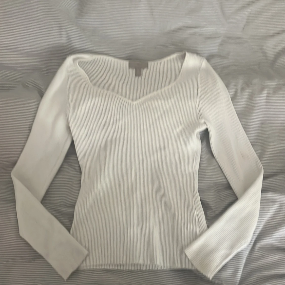 Vit ribbad långärmad topp H&M