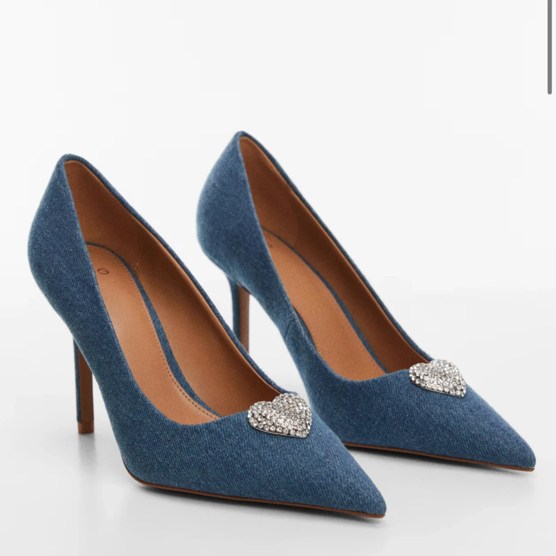 Blå jeanspumps med hjärtdekor från MNG - 1