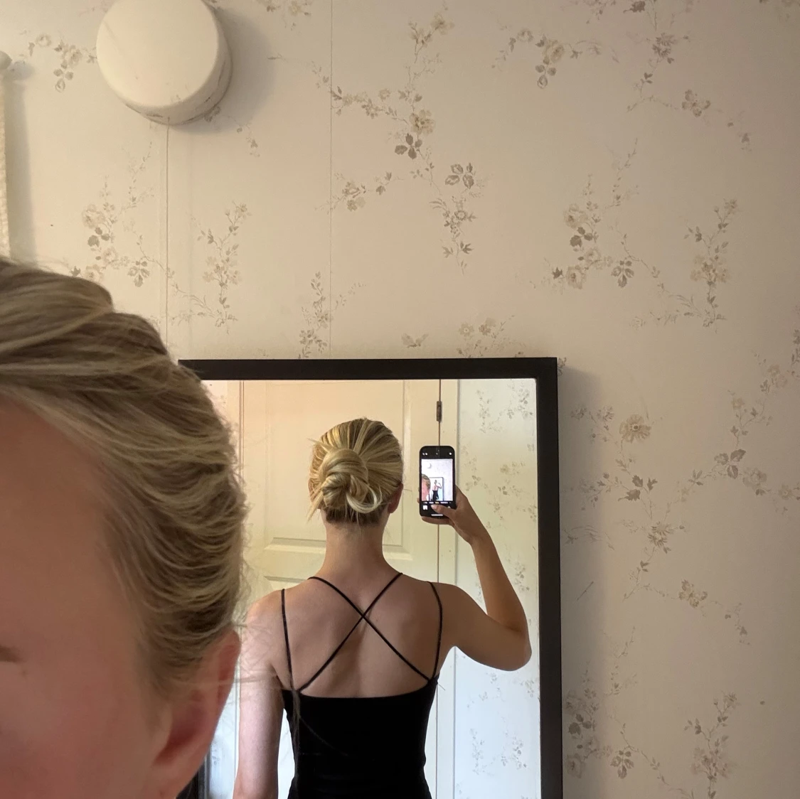 Svart tight kortklänning - 2