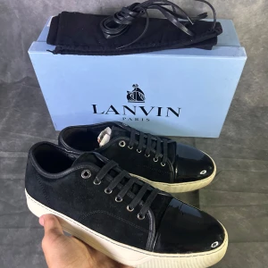Lanvin toecap sneaker - Mycket fint skick | Size uk 9 passar 43/44  | fraktar spårbart inom 24 timmar |  för att köpa klicka ” köp nu” | vid frågor skriv ett meddelande | box dustbag och snören medföljer |