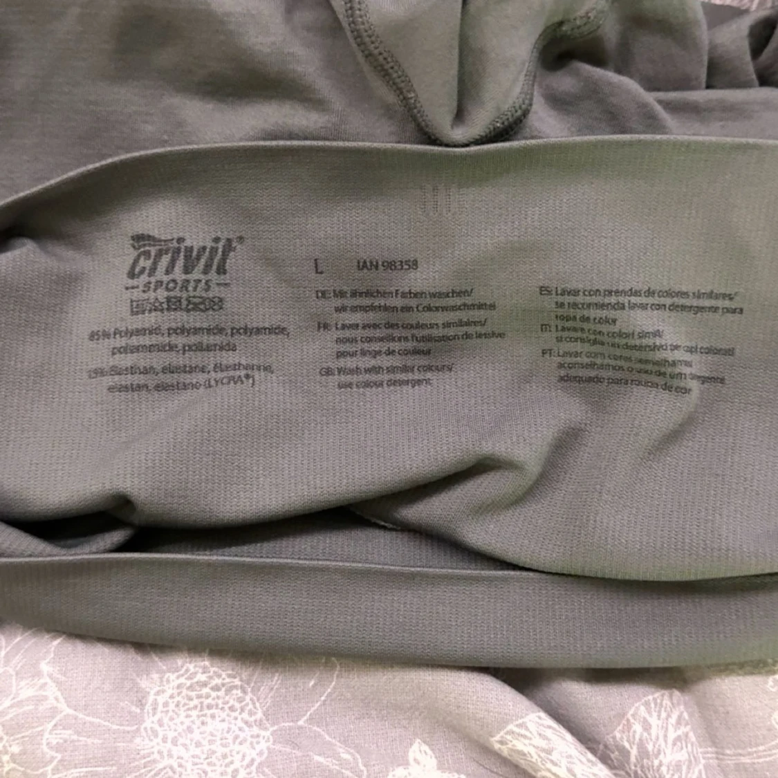Grå träningstights-shorts från Crivit - 2
