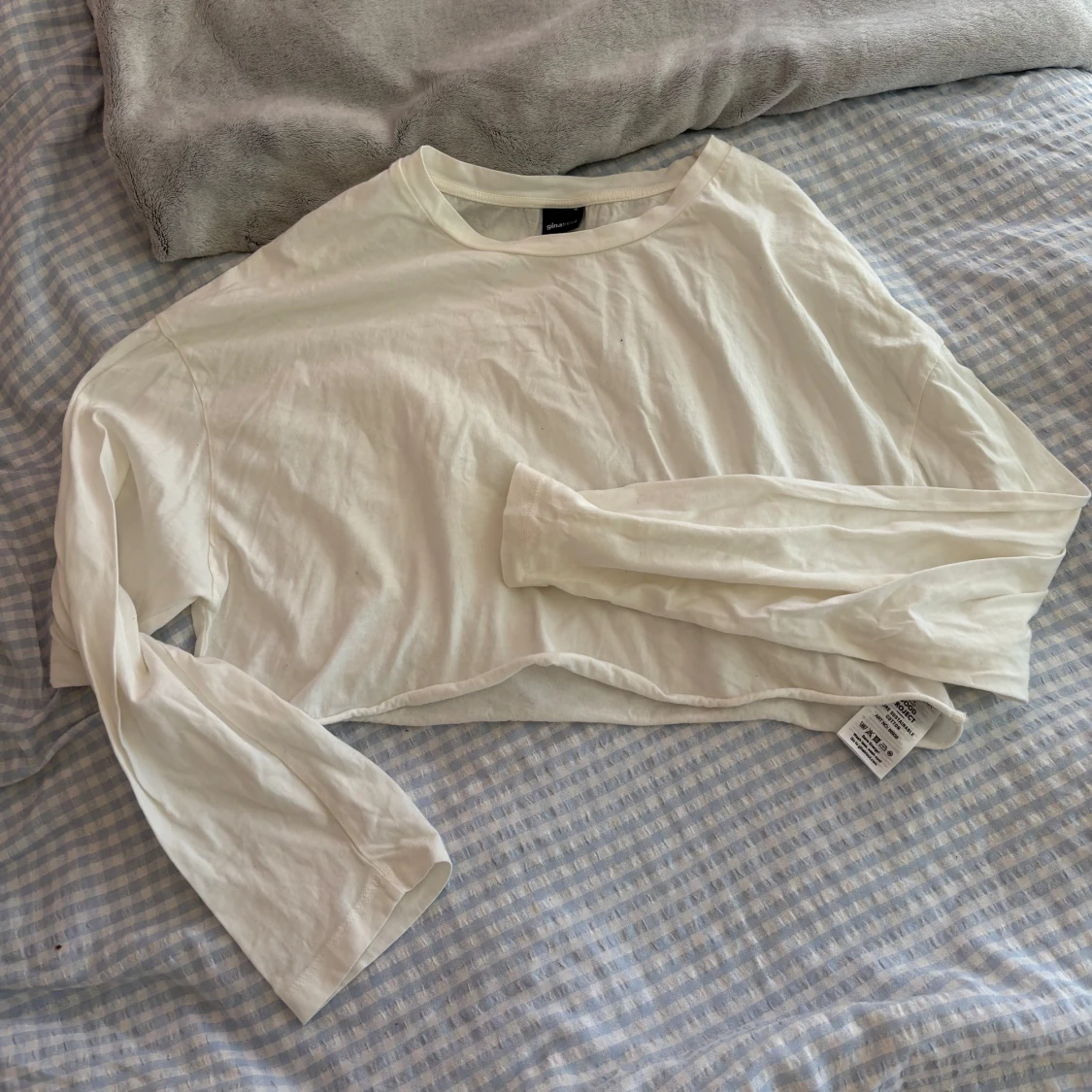 Vit croppad långärmad tröja