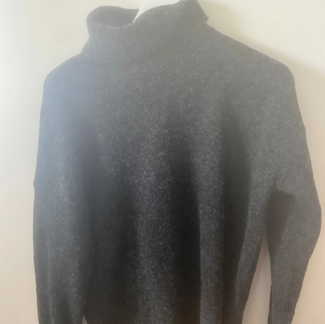 Mörkgrå stickad polotröja Vero Moda - 1