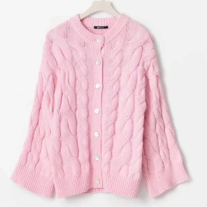 Gina tricot kofta - Säljer denna populära koftan från Gina tricot! Ny med prislapp kvar.