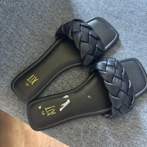 platta skor  - superfina platta skor från DinSko, använda en gång och i storlek 41 !!