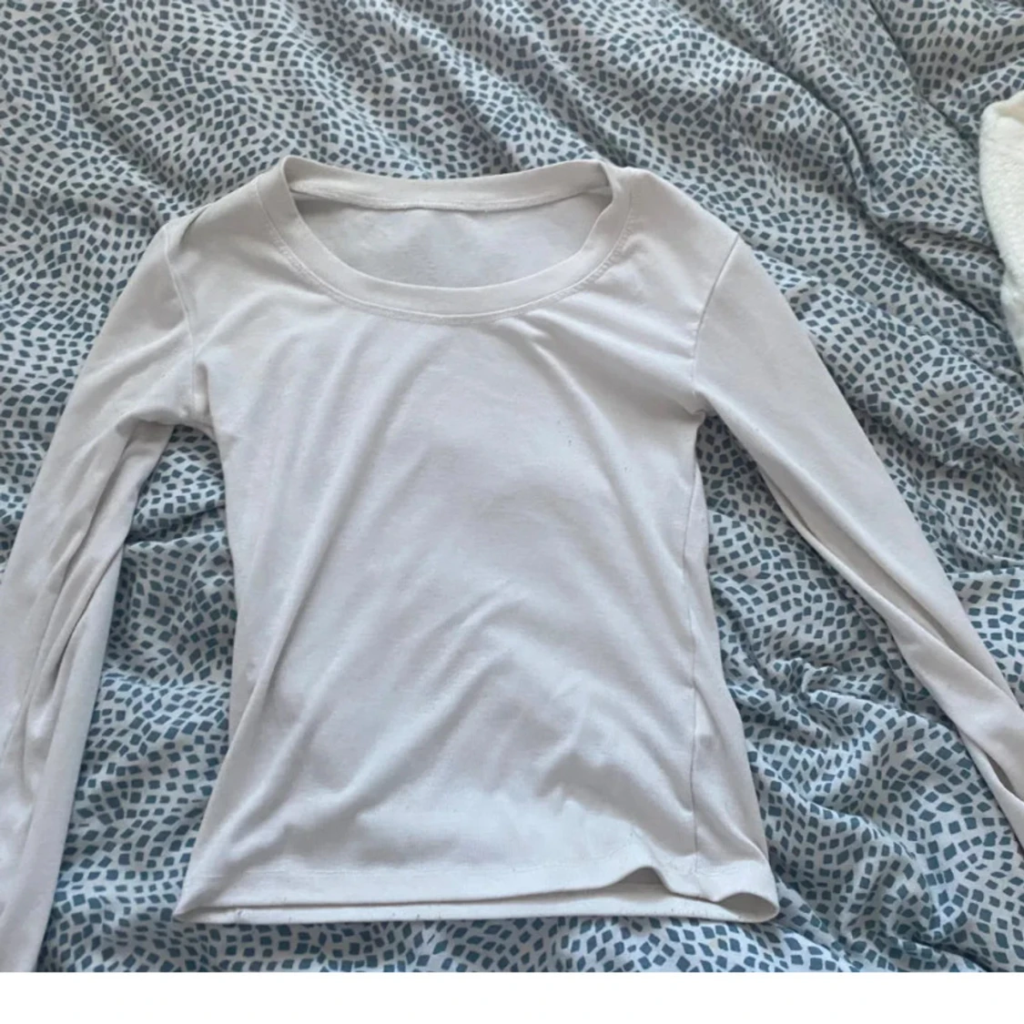 Vit långärmad topp i bomull