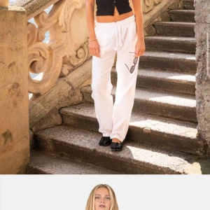 Vita linnebyxor  - Vita Såå fina linnebyxor från Skagen Clothing🥰 Storlek Xs, fint skick! Köpta för ca 900kr