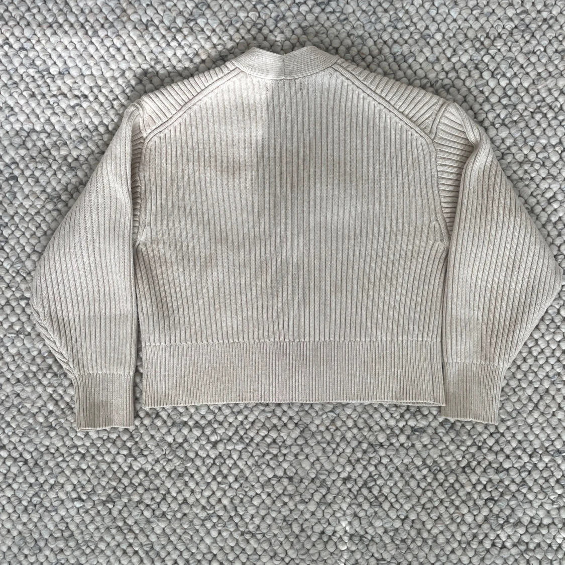 Beige ribbad kofta från H&M - 4