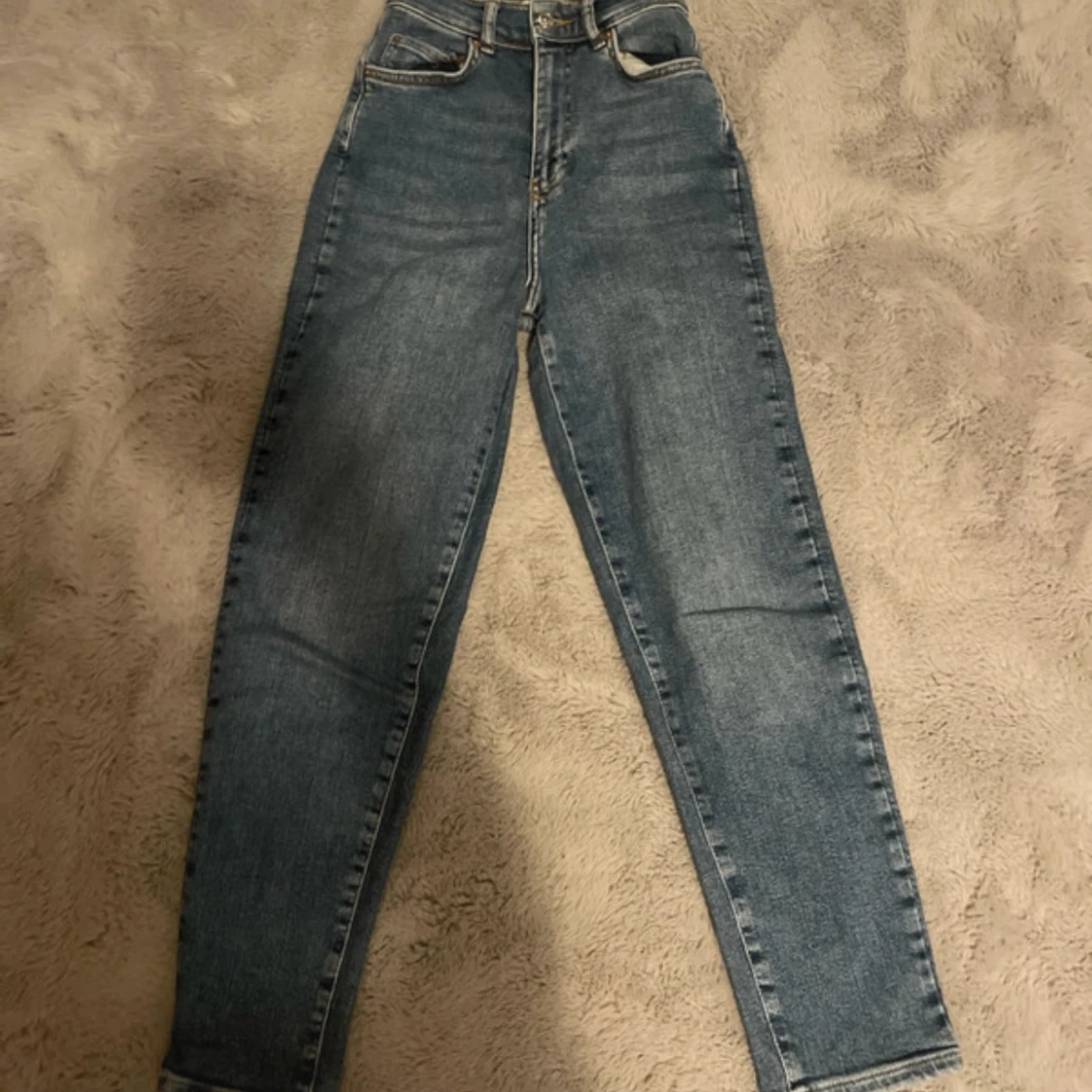 Högmidjade mom jeans - 2