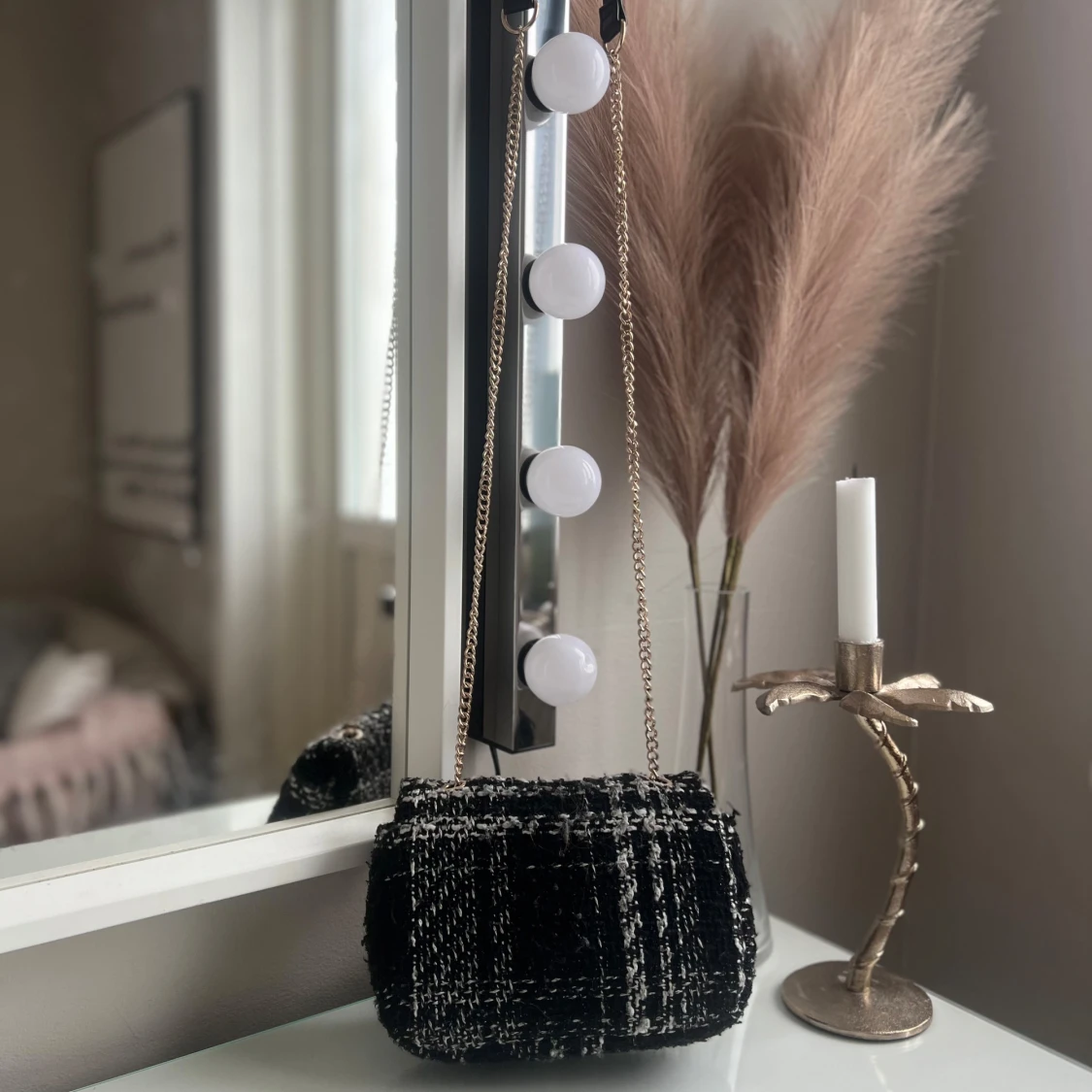 Svartvit rutig axelväska med kedja - 2