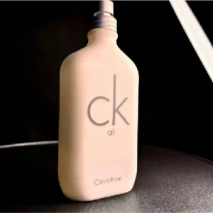 CK all  - (E Jag säljer sampels och priset är per milliliter ( INTE HELA FLASKAN))   9kr per milliliter (1ml = 10 spray )  Priset är fast men vid större beställningar kan priset diskuteras! Skriv till oss gärna innan ni köper !