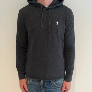 Ralph lauren hoodie - Köp sker via vår hemsida - ricodelluxury.com