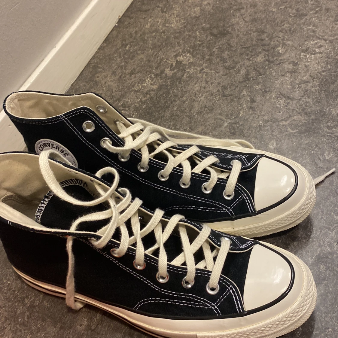 Svarta Converse sneakers - 1