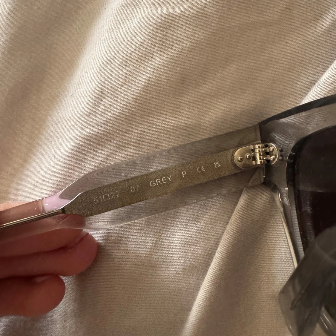 Grå solglasögon från Chimi - 4