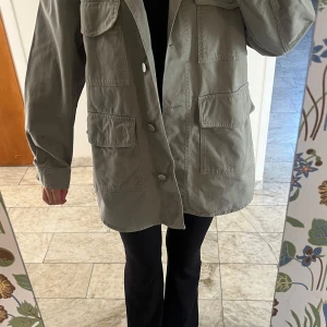 Grön jacka från Zara - Snygg jacka perfekt till våren💓💓💓