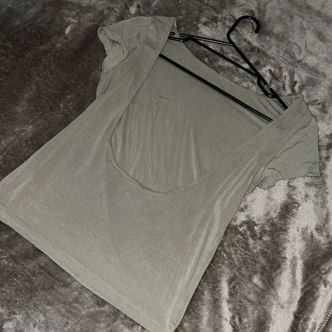 Beige topp från Gina Tricot - 1