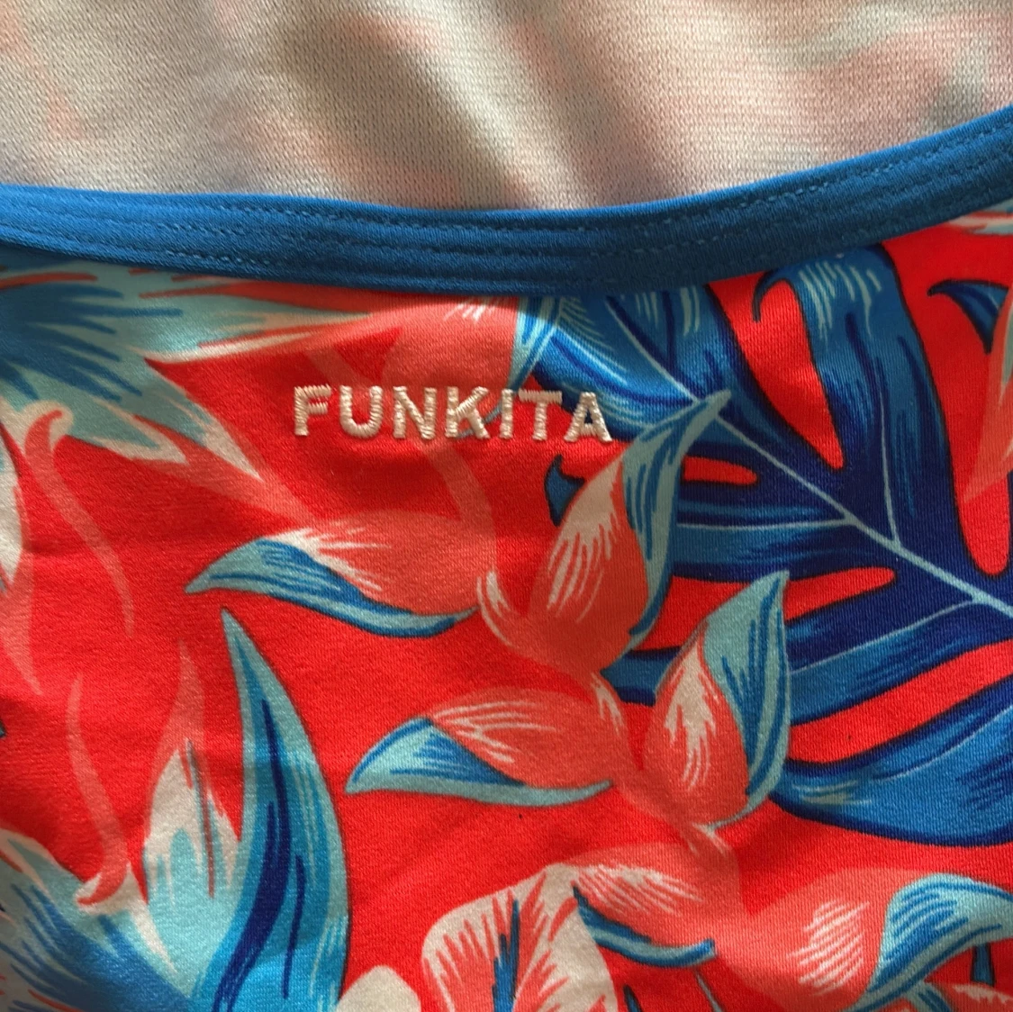 Färgglad baddräkt från Funkita - 2