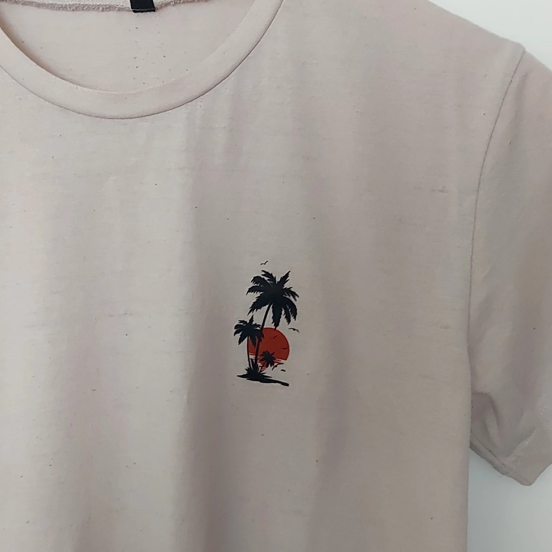 Beige t-shirt med palmtryck - 2