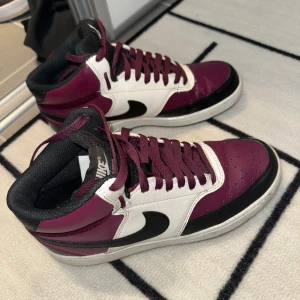 Nike skor - Storlek 40 pris 200 kr.