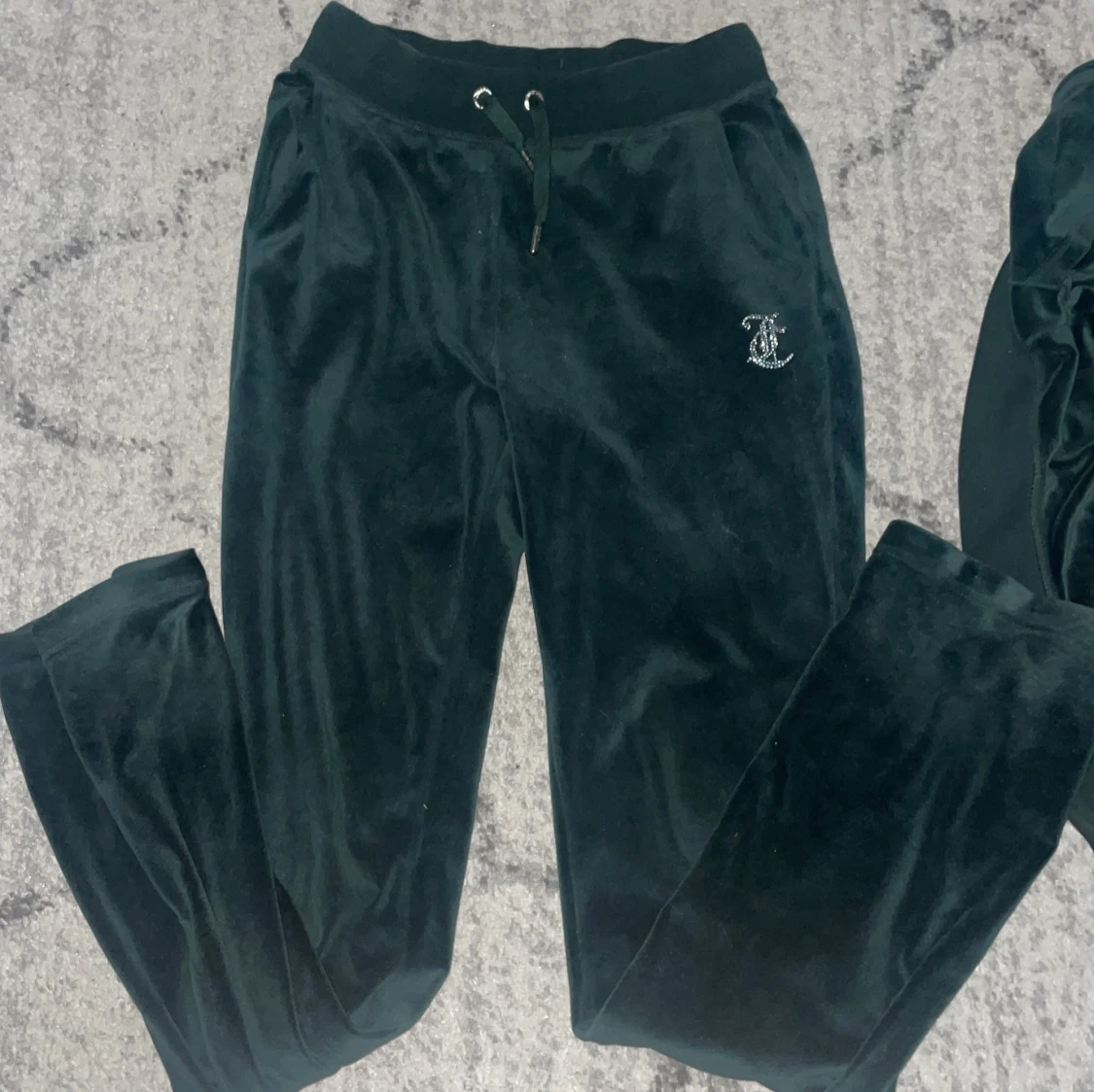 Svart velourset från Juicy Couture - 1