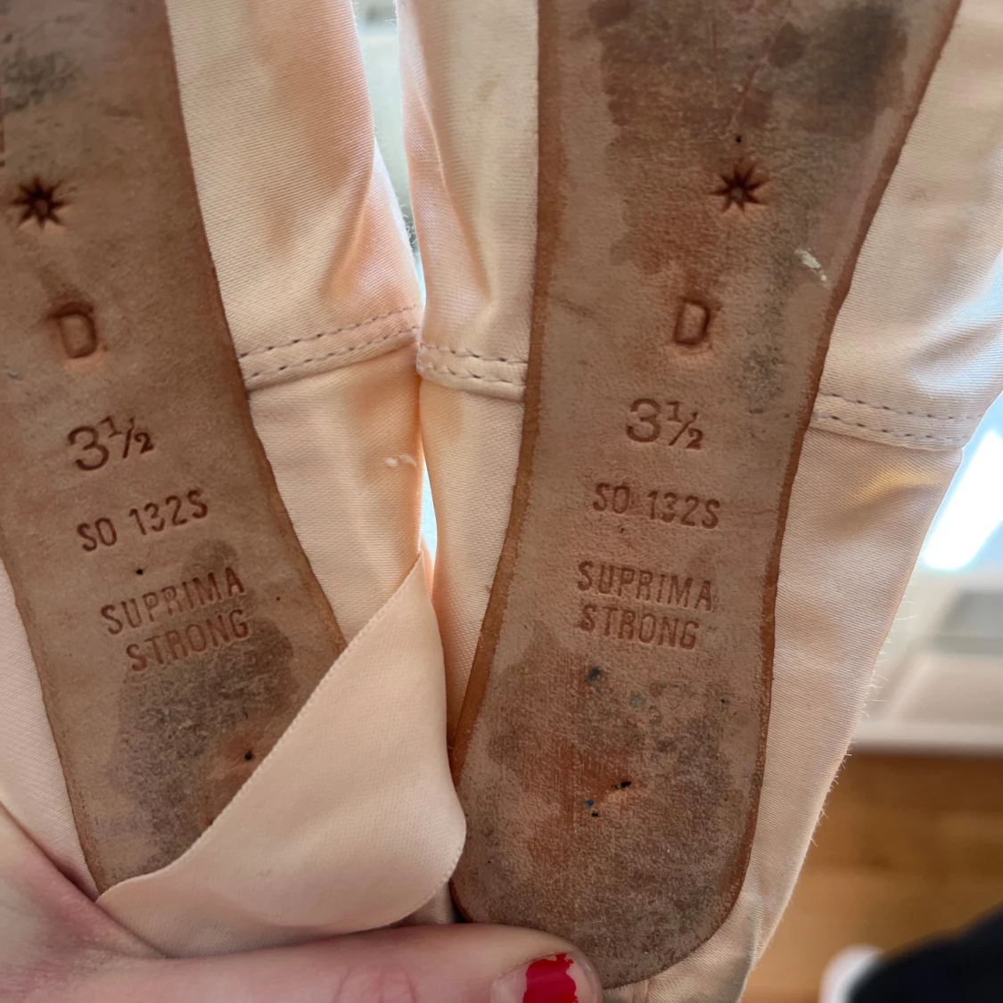 Rosa tåspets balettskor med satinband - 1