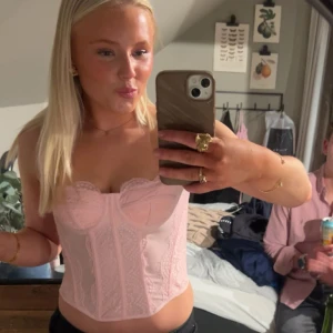 Ljusrosa korsett-topp - Söt festtopp, använd en gång 