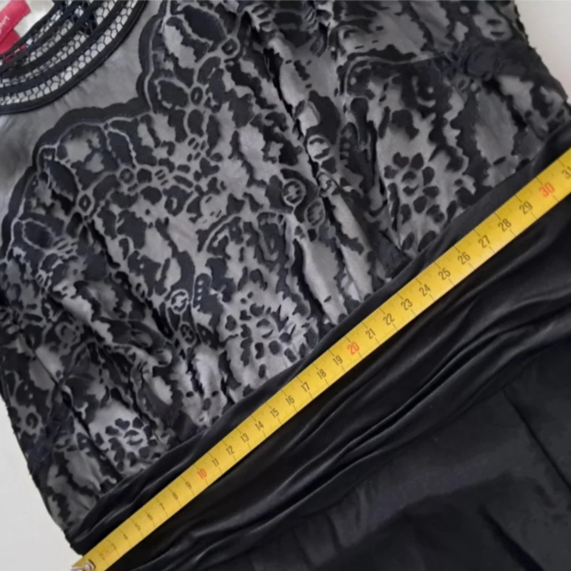 Svart spetsklänning från Monsoon i siden och viscose  - 3