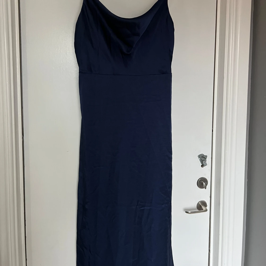 Mörkblå långklänning från bubbelroom  - 1