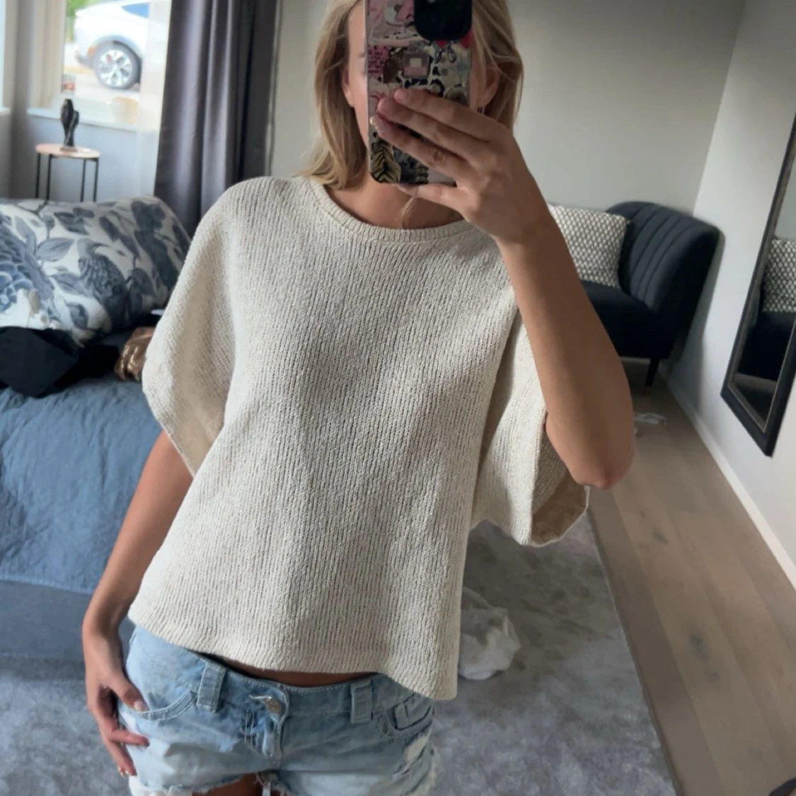 Beige stickad kortärmad tröja - 1